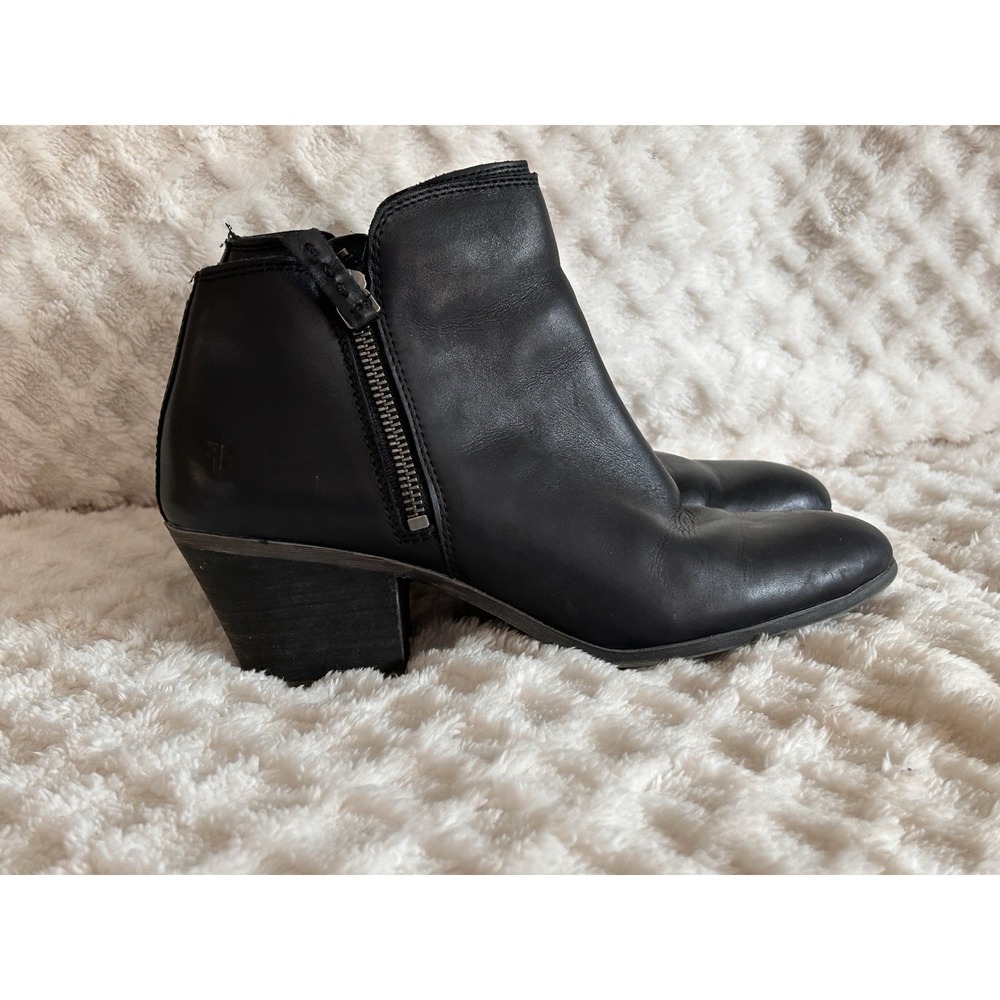 FRYE Judith leather black pointed toe heeled boots ankle booties size 8.5